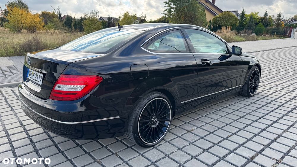 Mercedes-Benz Klasa C 180 Coupe BlueEFFICIENCY - 17
