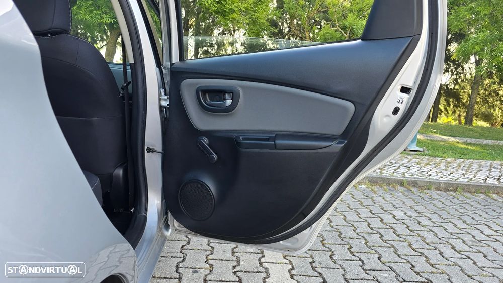 Toyota Yaris 1.5 HSD Comfort +P.Style+P.Techno - 53