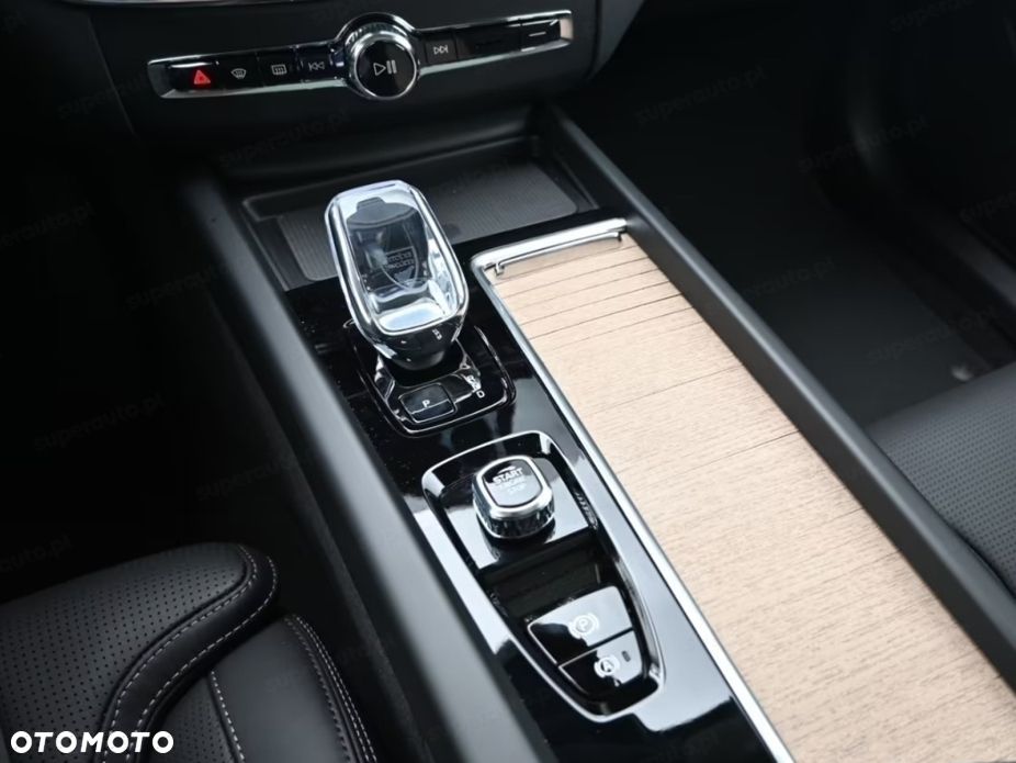 Volvo XC 60 B5 B AWD Ultra Dark - 12