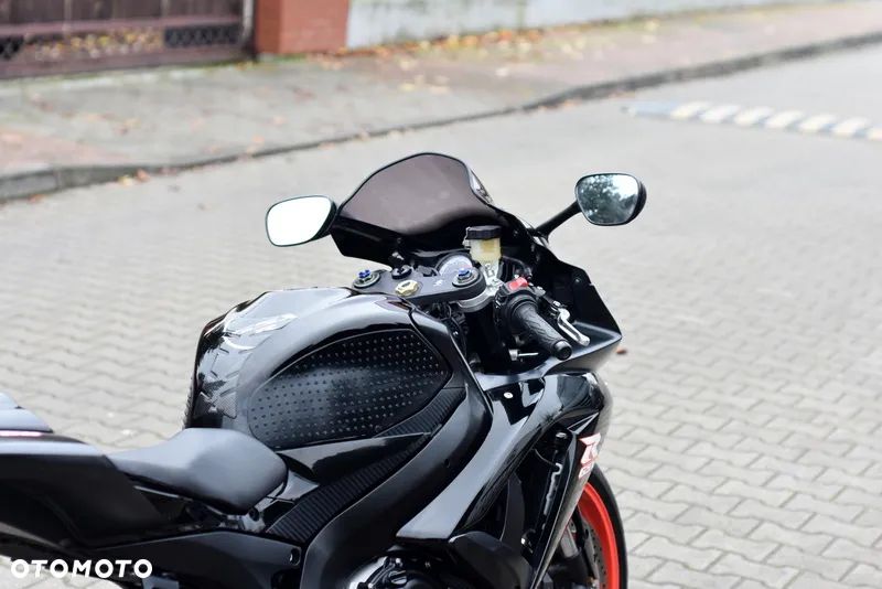 Suzuki GSX-R - 13