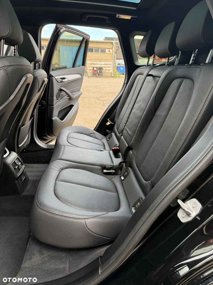 BMW X1 xDrive25i xLine sport - 25