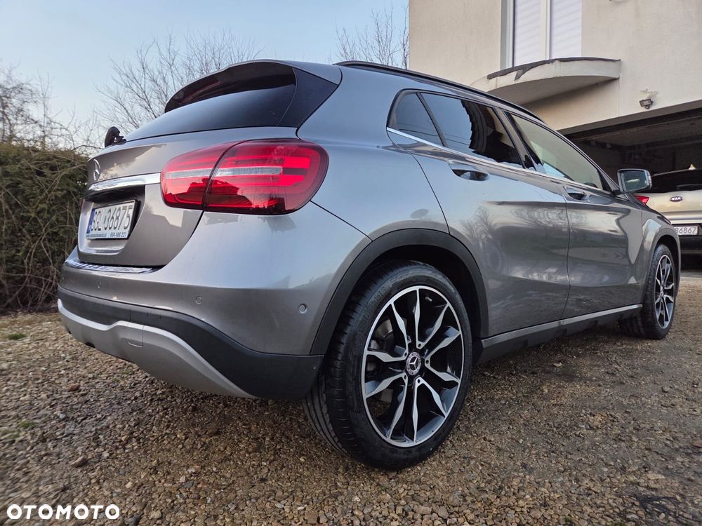 Mercedes-Benz GLA 180 - 8