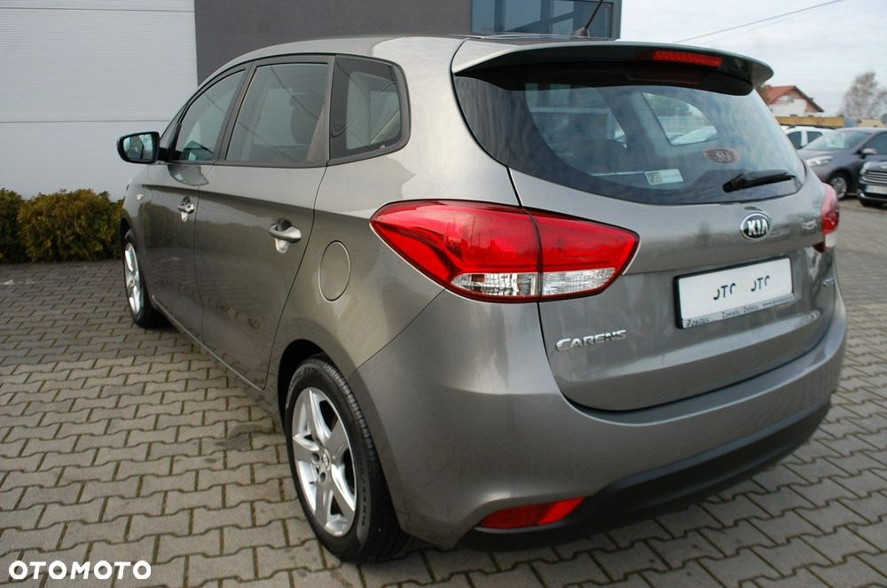 Kia Carens - 3