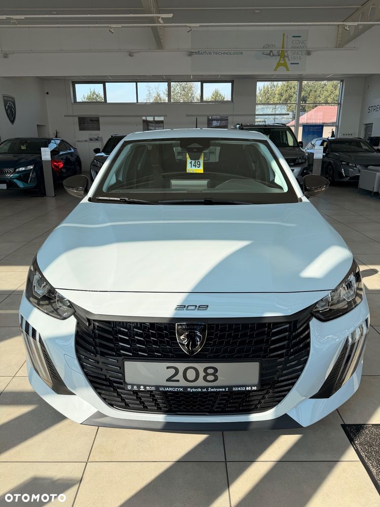 Peugeot 208 - 8
