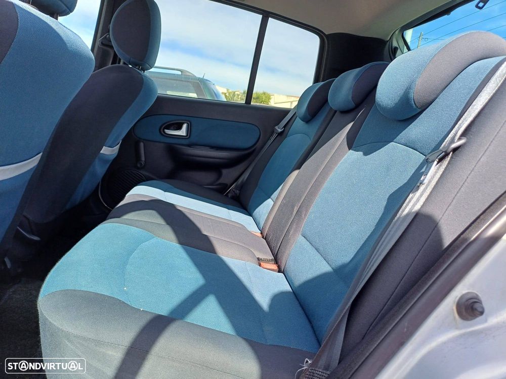 Renault Clio 1.2 16V Billabong - 9