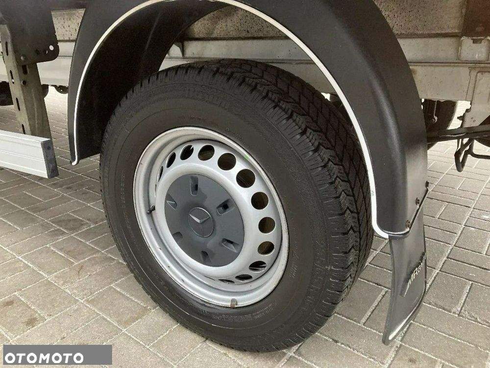 Mercedes-Benz Sprinter - 12