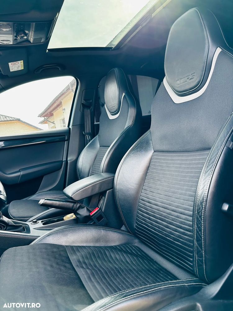 Skoda Octavia 2.0 TDI DSG RS - 12