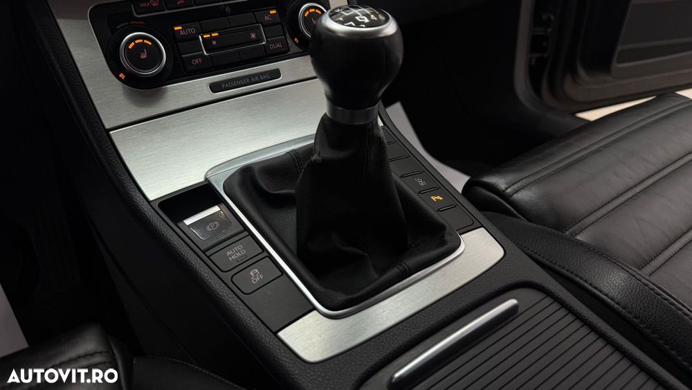 Volkswagen Passat 1.8 TSI Highline - 23