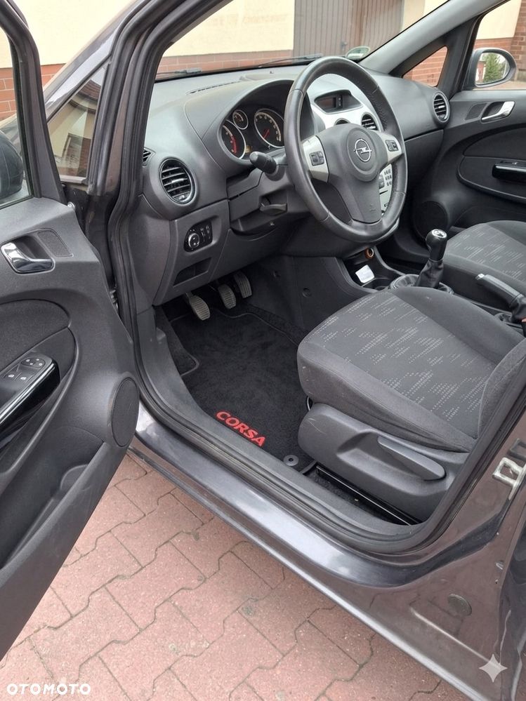 Opel Corsa 1.4 16V Energy - 11