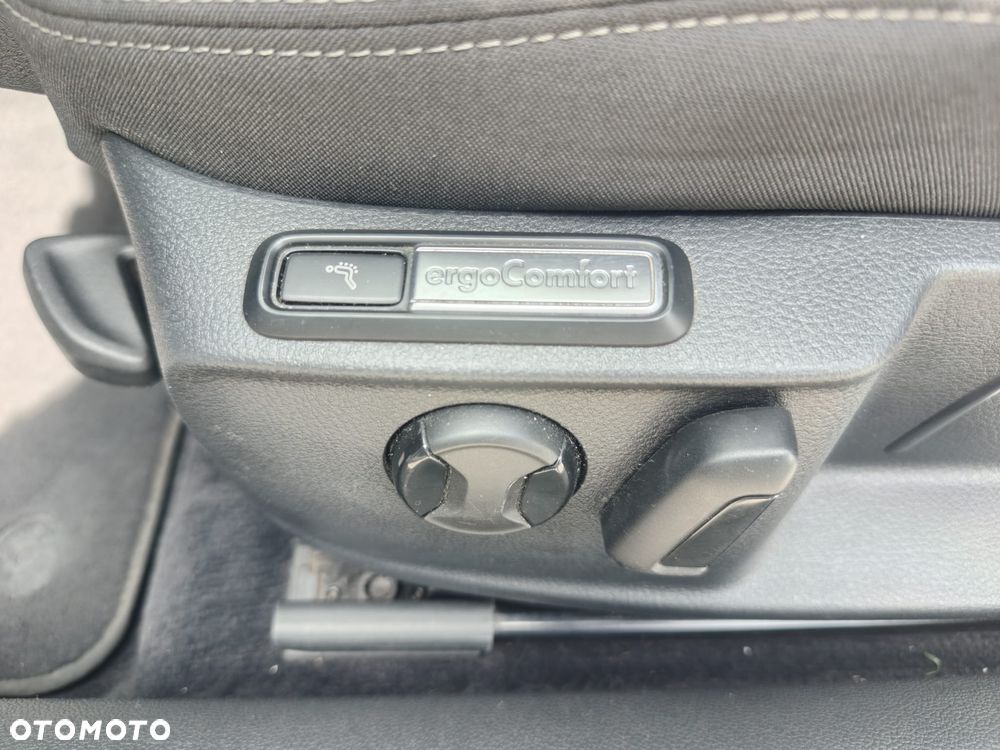 Volkswagen Passat - 26