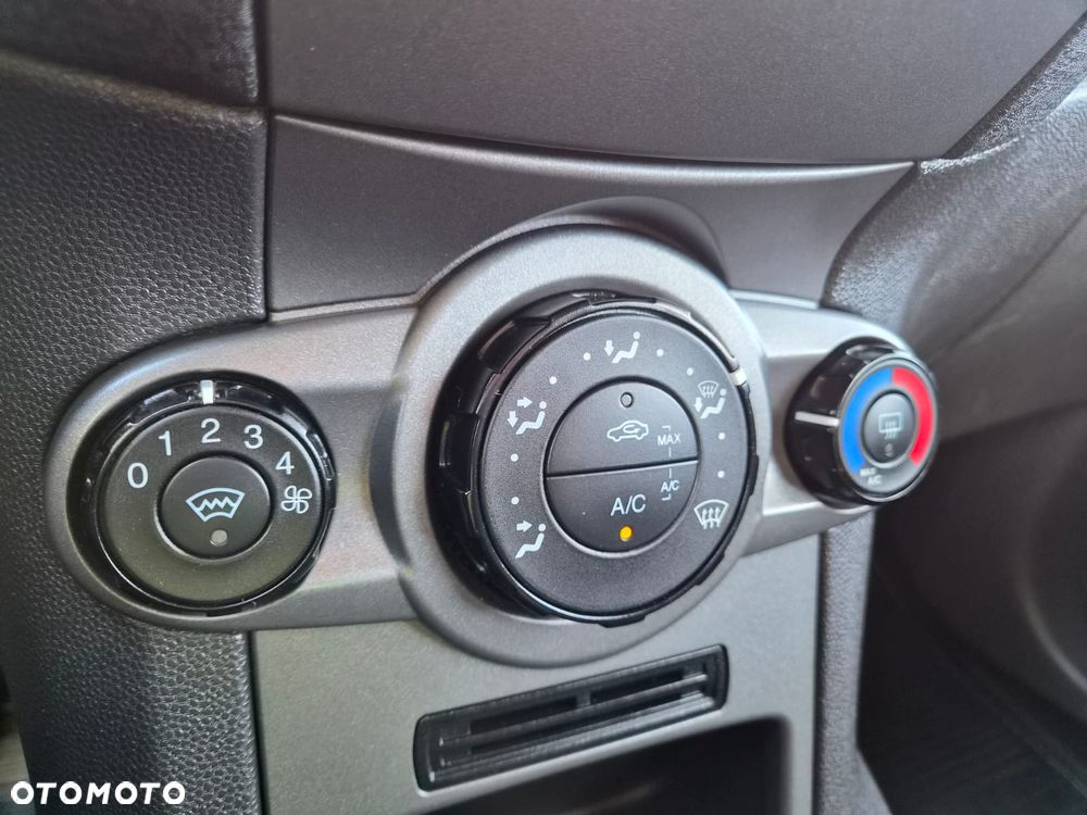 Ford Fiesta - 27