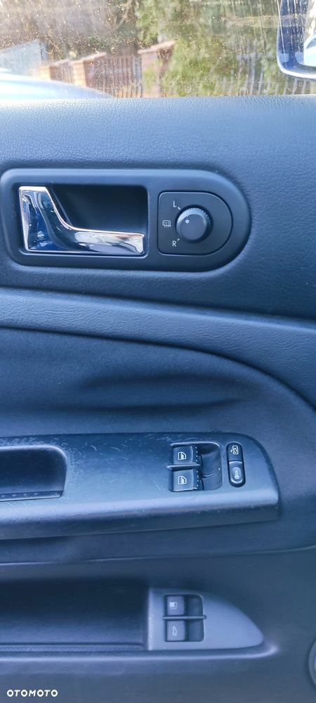 Volkswagen Passat 1.6 Basis - 15