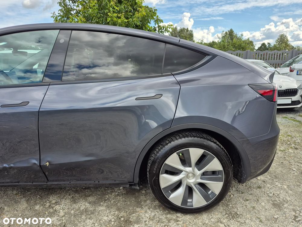 Tesla Model Y RWD - 25