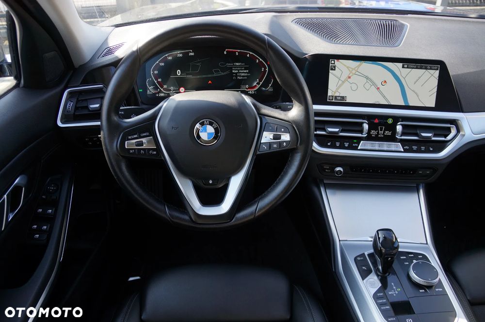 BMW Seria 3 320d xDrive Sport Line - 12