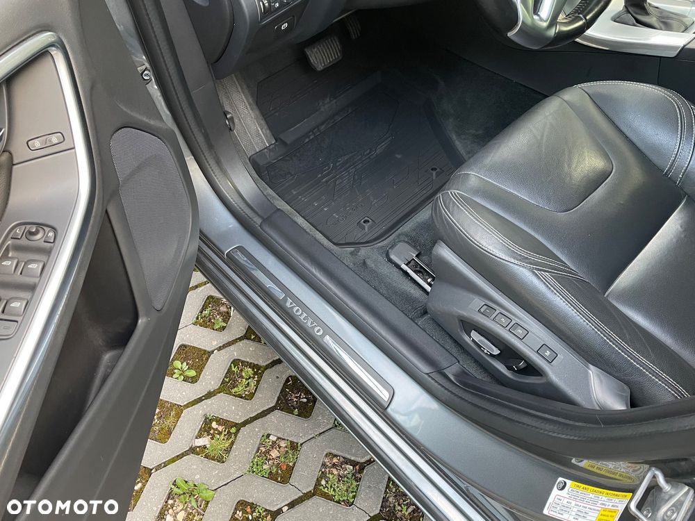 Volvo V60 T5 Geartronic R-Design - 12