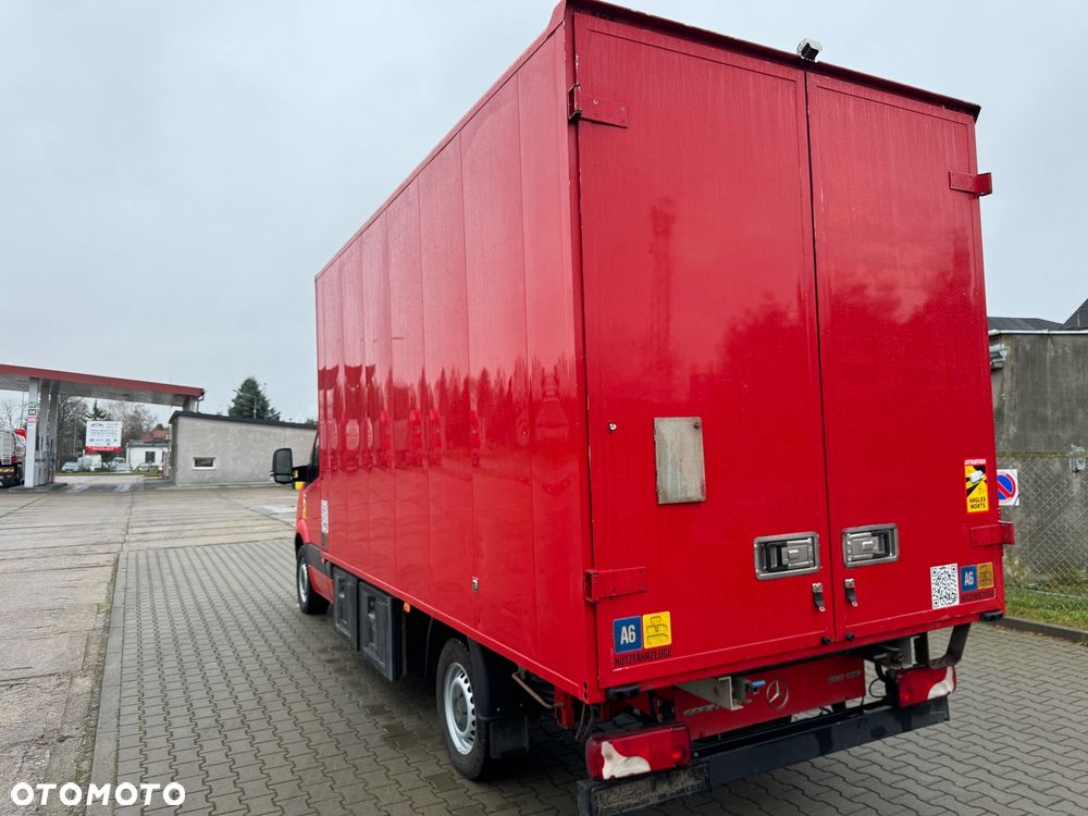 Mercedes-Benz Sprinter - 5