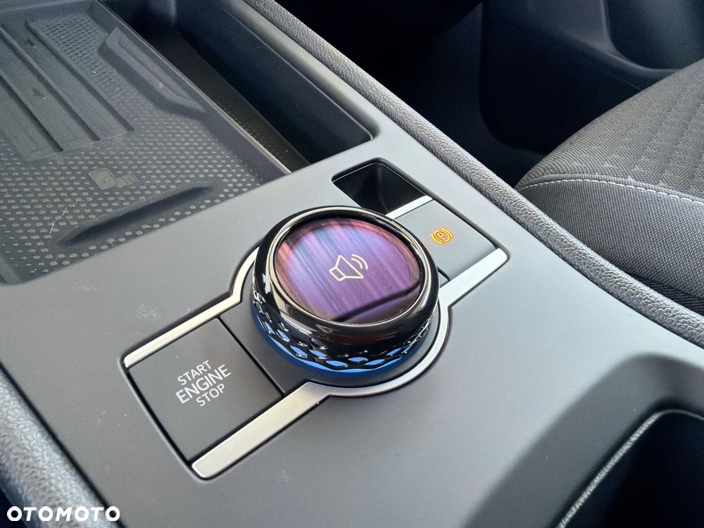 Volkswagen T-Roc 1.5 eTSI Life DSG - 35