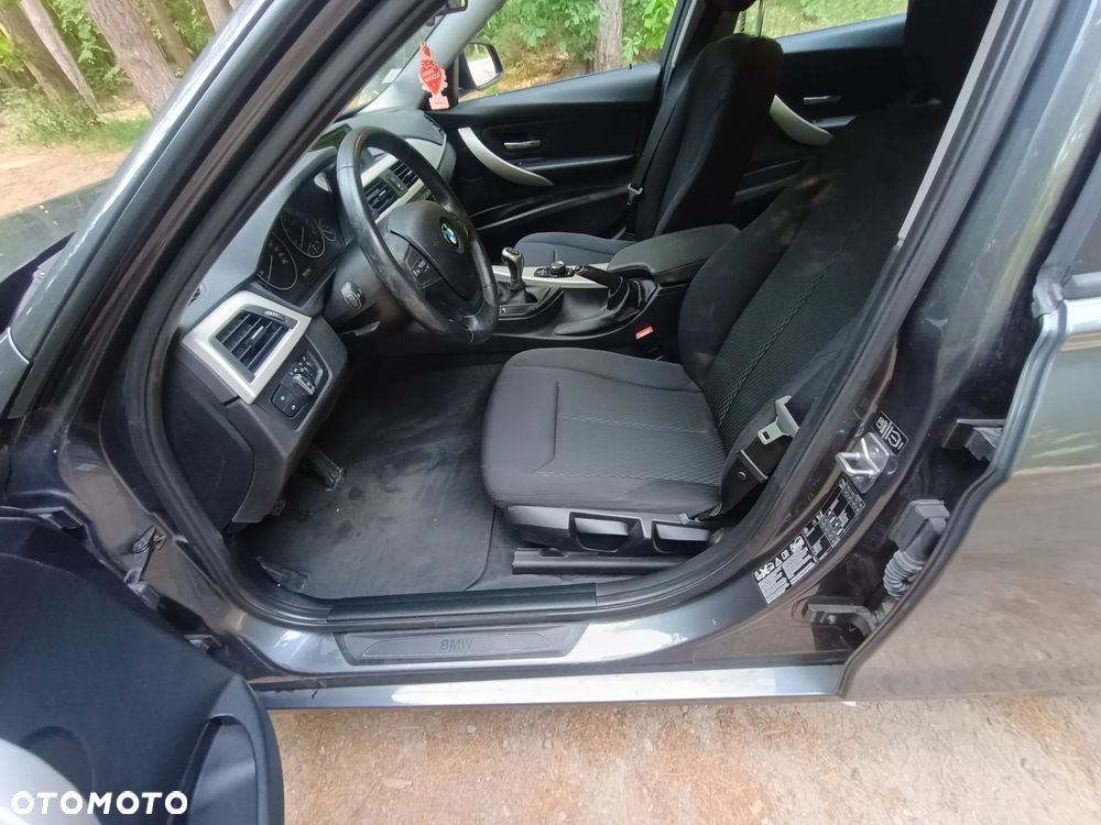 BMW Seria 3 - 32