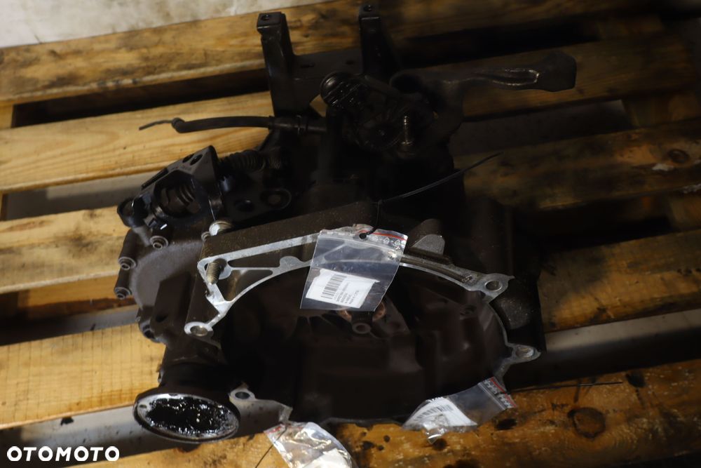 SKRZYNIA BIEGÓW 5 BIEGOWA SKODA FABIA III 1.2TSI PED - 5