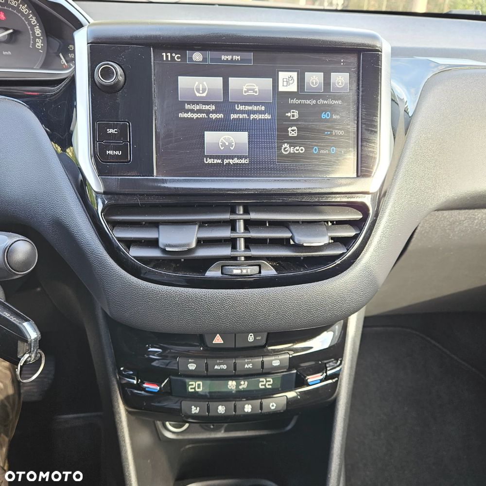 Peugeot 208 - 21