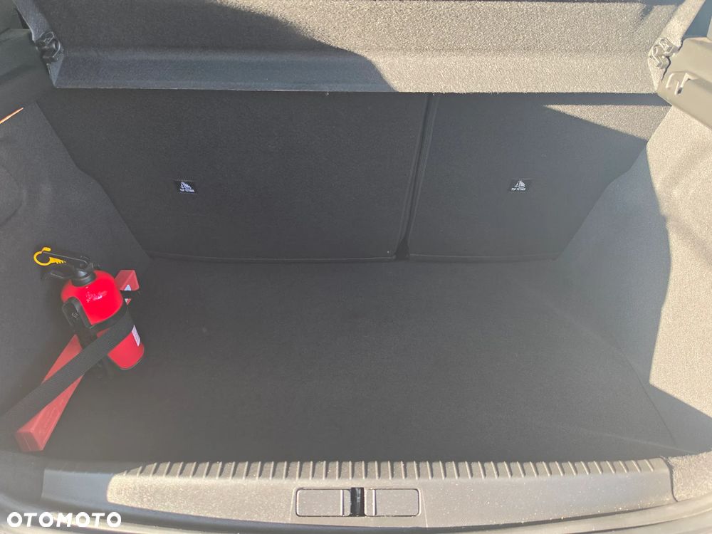 Peugeot 208 - 19