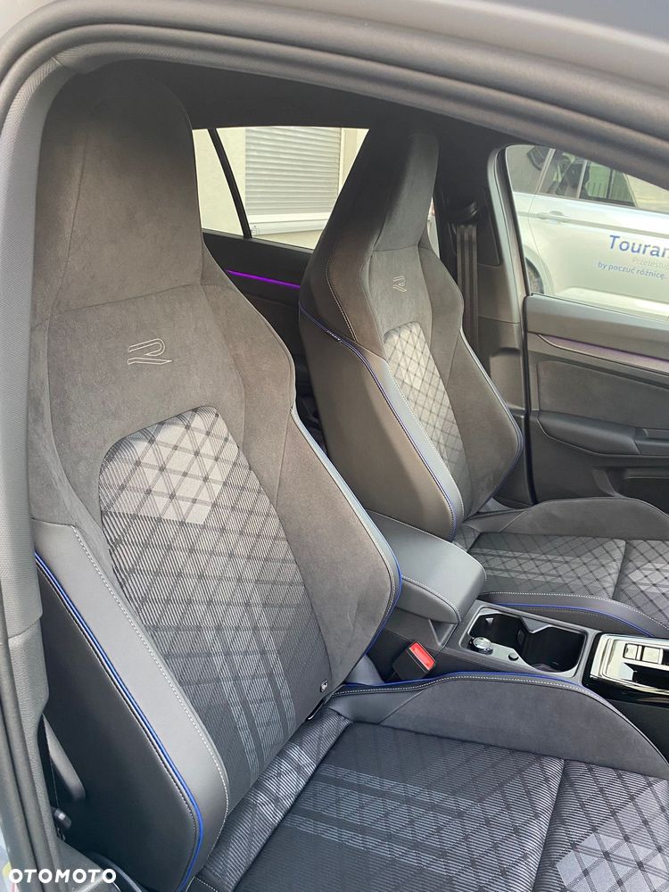 Volkswagen Golf VIII 1.5 eTSI EVO R-Line DSG - 8