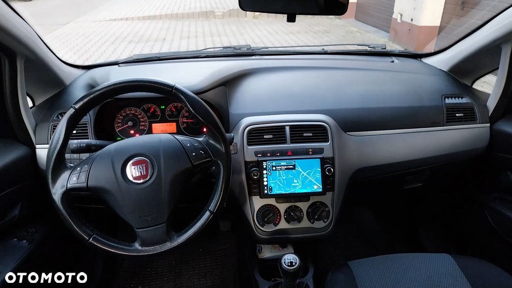 Fiat Punto 1.4 Estiva S&S - 11