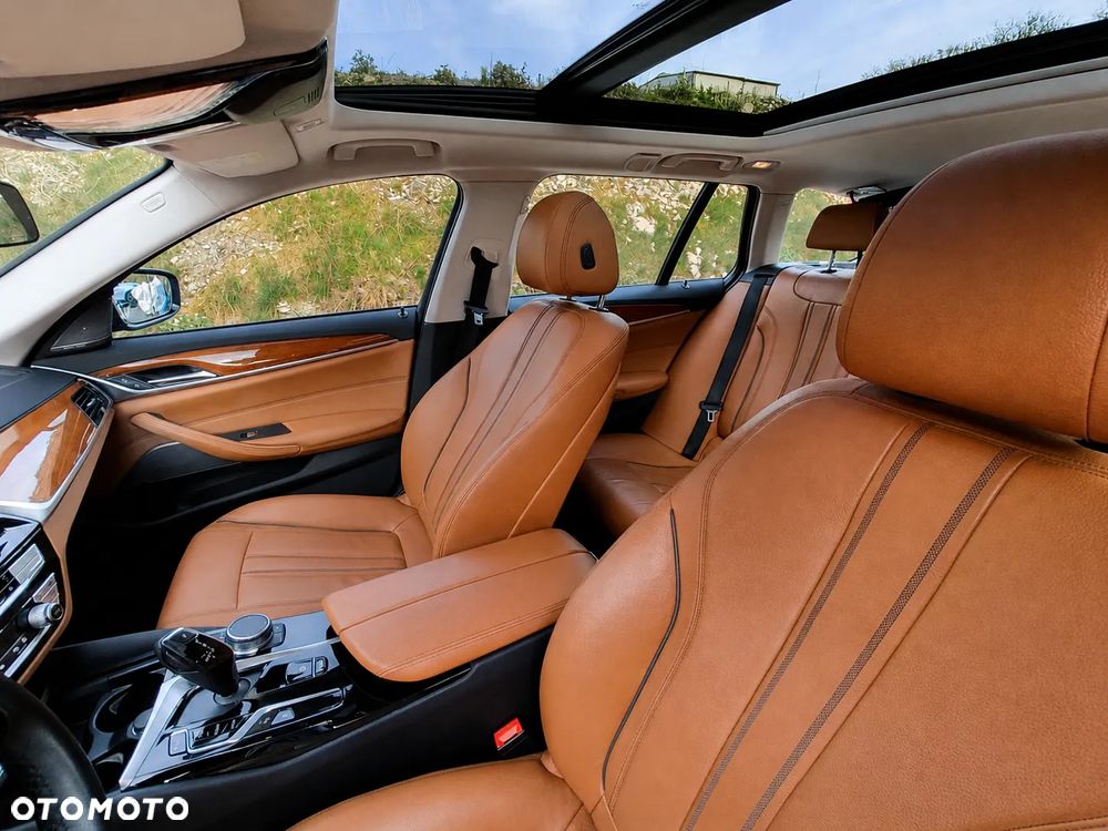 BMW Seria 5 540d xDrive mHEV - 25