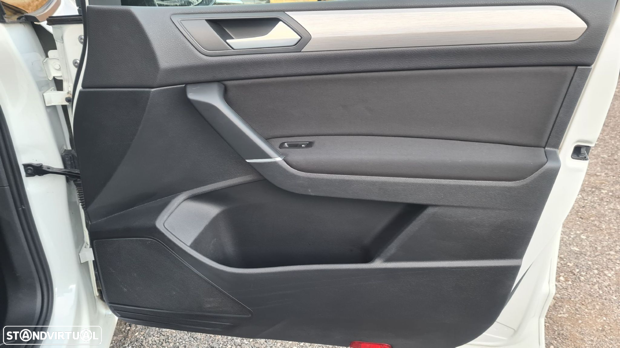 VW Touran 1.6 TDI Confortline DSG - 39