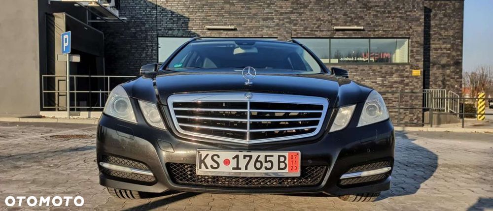 Mercedes-Benz Klasa E 250 CDI DPF BlueEFFICIENCY 7G-TRONIC Elegance - 15