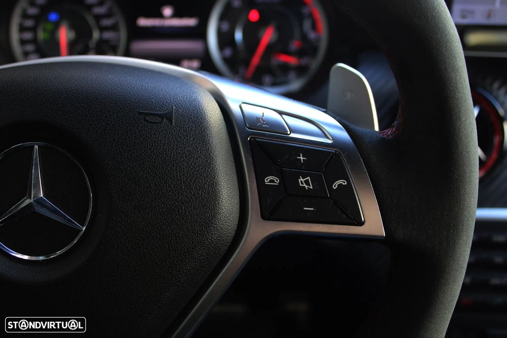 Mercedes-Benz A 45 AMG 4Matic Speedshift 7G-DCT - 36