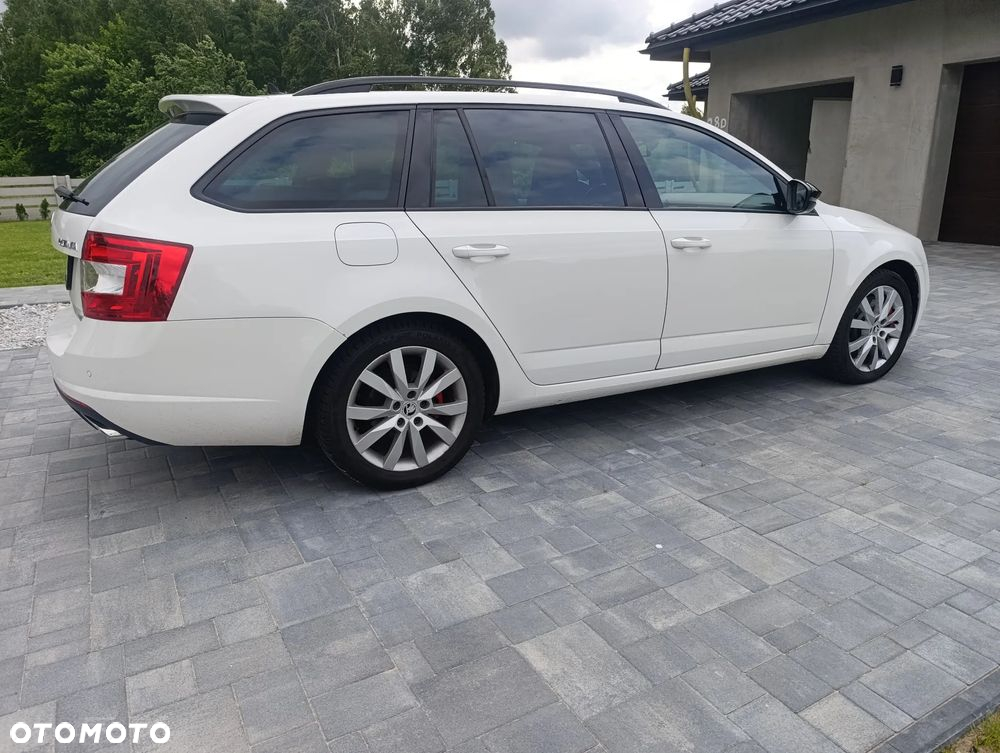 Skoda Octavia 2.0 TDI DSG RS - 5