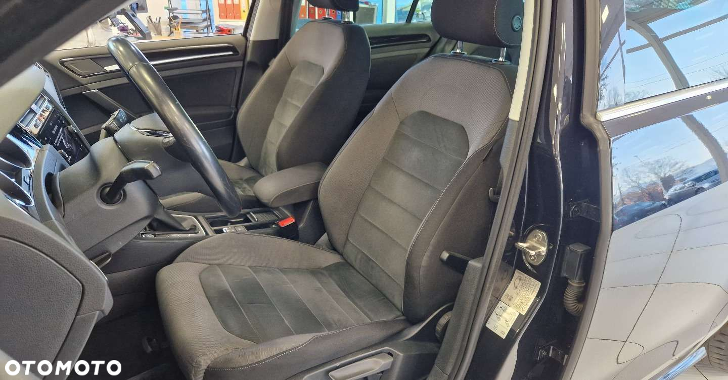 Volkswagen Golf - 14