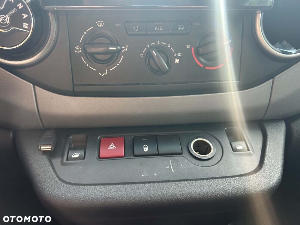 Peugeot Partner BlueHDi 100 Stop&Start ETG6 Active - 31
