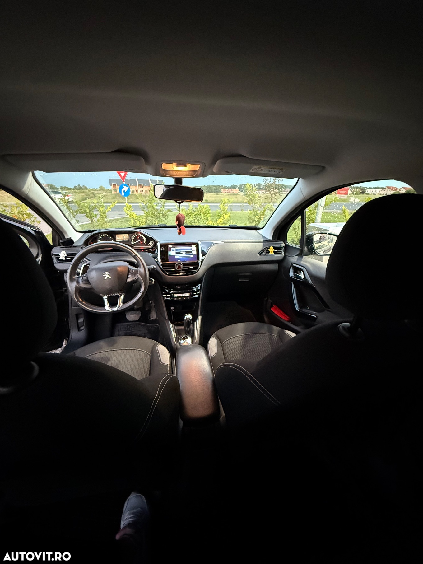 Peugeot 208 1.2 L PureTech ETG Active - 12