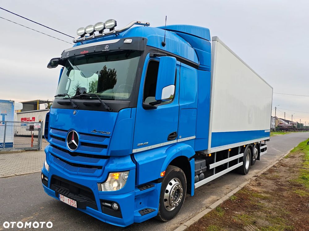 Mercedes-Benz ACTROS 25.45 ; 25.51 ; chłodnia * izoterma * hakówka * przewierty sterowane * - 5