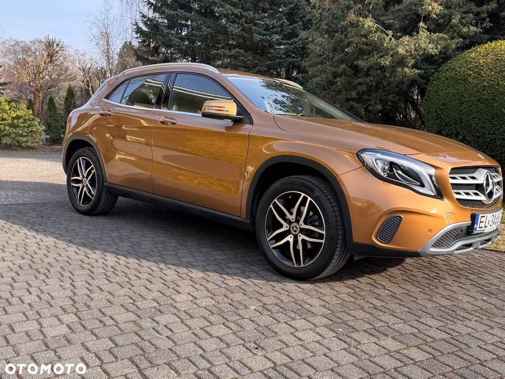 Mercedes-Benz GLA 200 7G-DCT Urban - 3