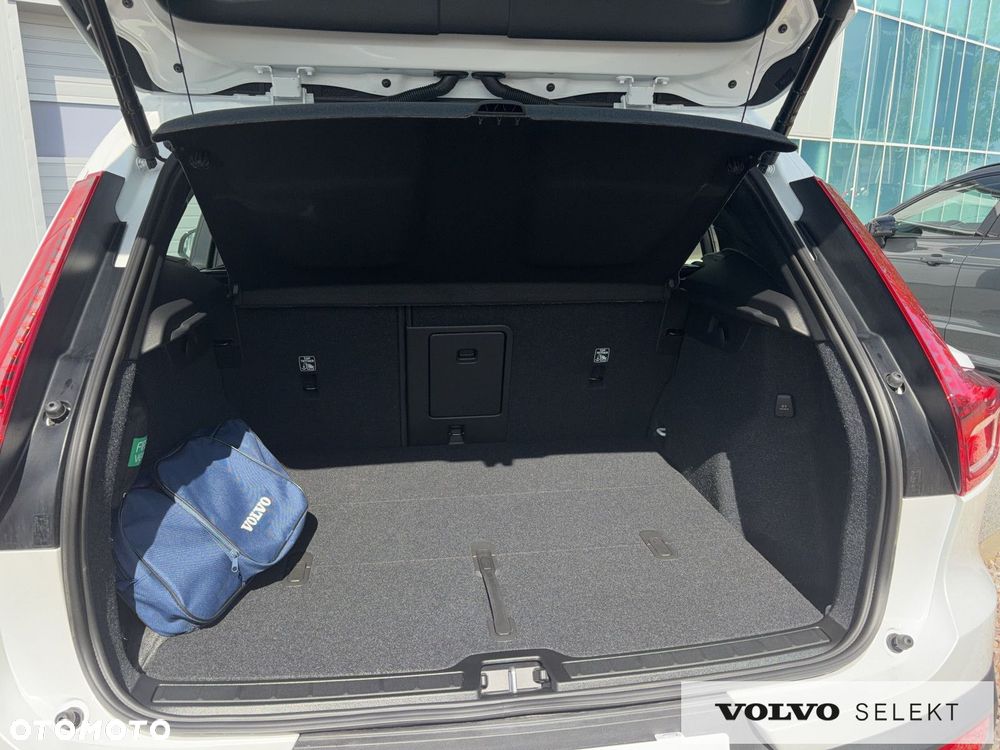 Volvo XC 40 B3 B DKG Plus Dark - 21