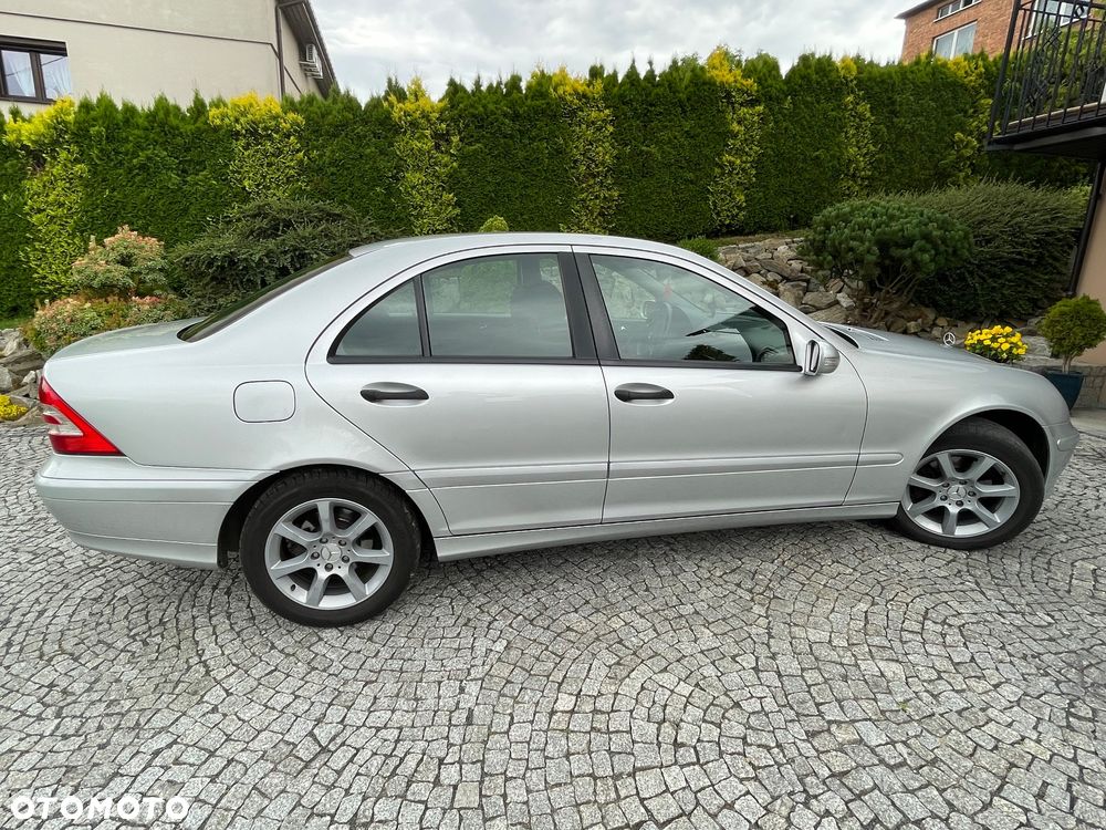 Mercedes-Benz Klasa C 220 CDI Avantgarde - 12