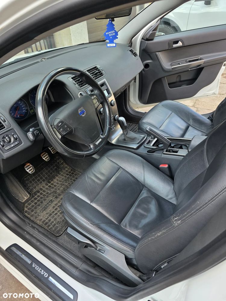 Volvo V50 D2 R-Design - 9