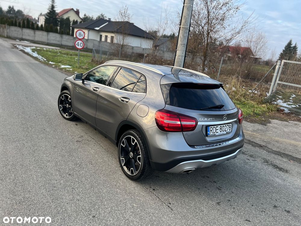 Mercedes-Benz GLA 250 7G-DCT AMG Line - 26