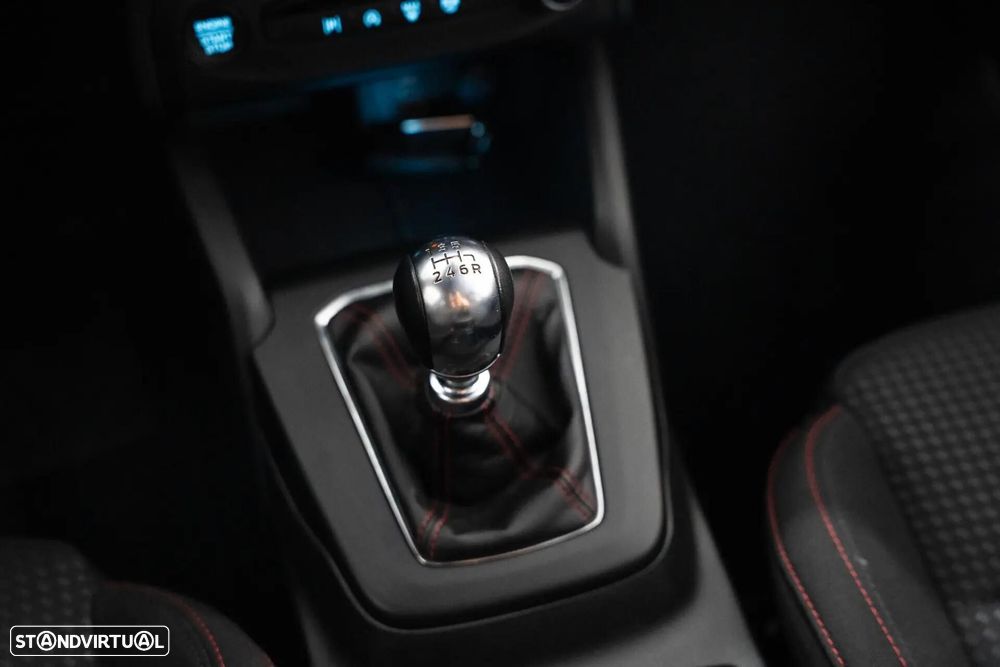 Ford Focus 1.0 EcoBoost MHEV ST-Line - 14