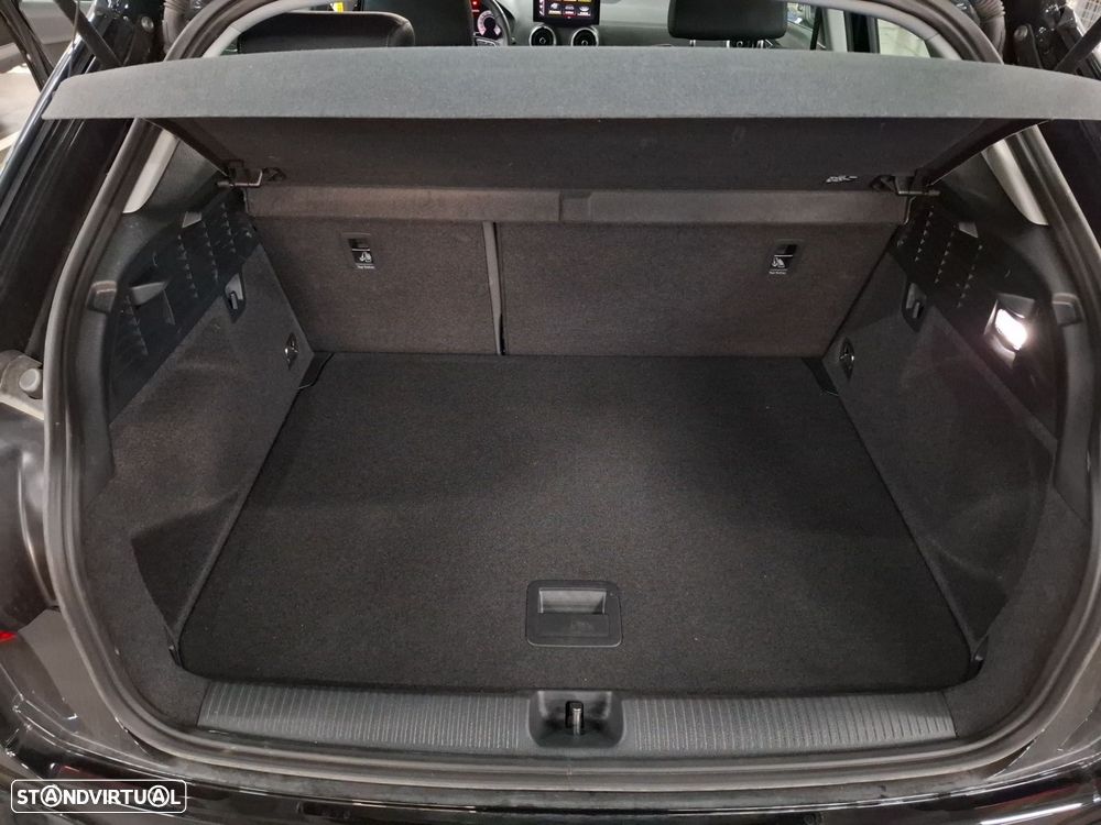 Audi Q2 30 TFSI SE Business - 25