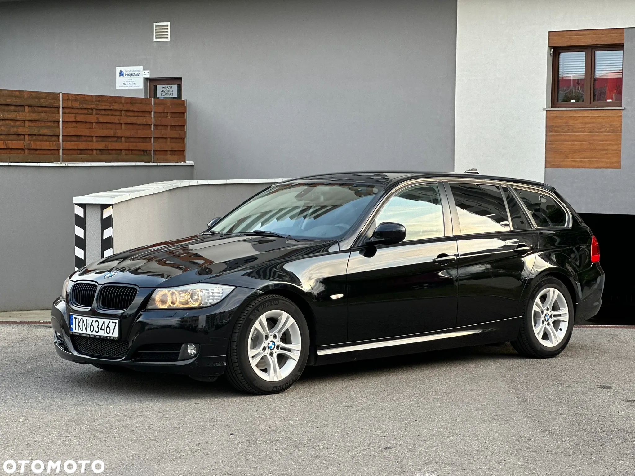 BMW Seria 3 320d DPF Touring - 11