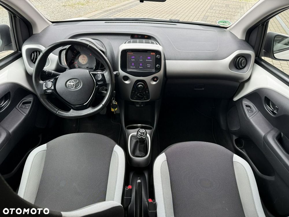Toyota Aygo x-play touch - 14