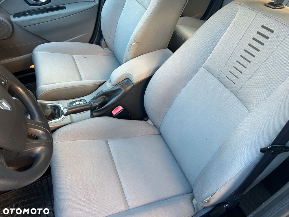 Renault Megane 1.5 dCi Expression - 11