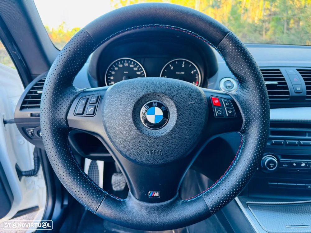 BMW 118 d Pack M - 19