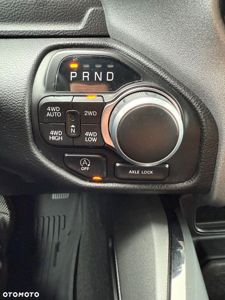 Dodge RAM 1500 5.7 4x4 - 19