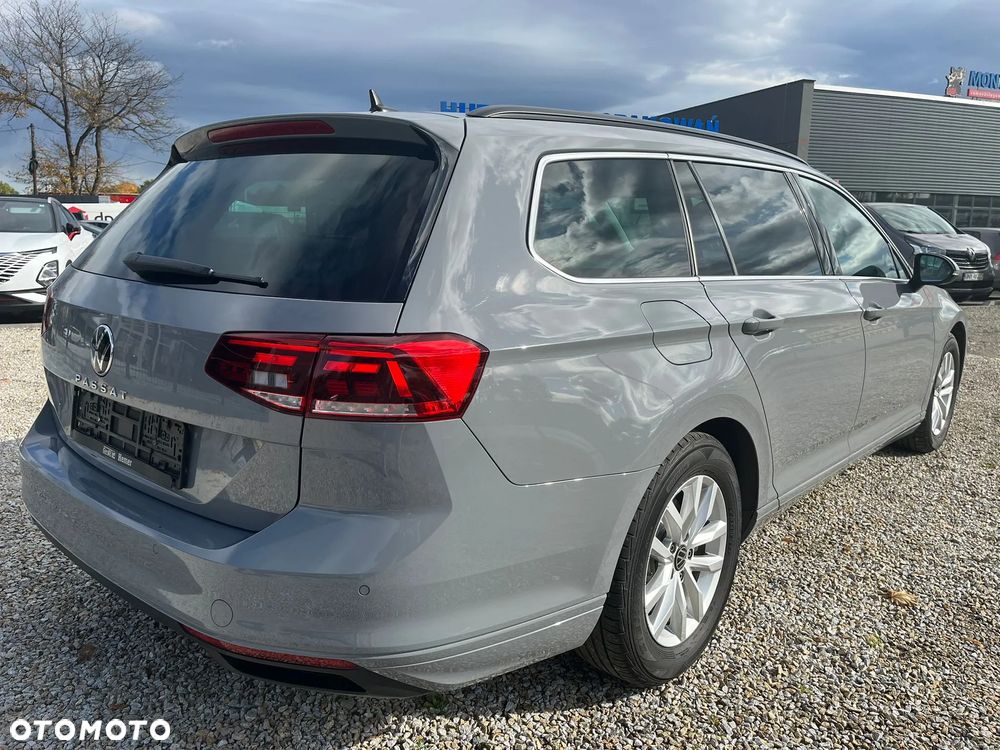 Volkswagen Passat - 8