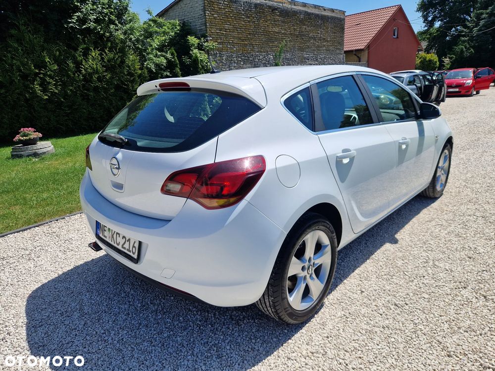 Opel Astra 1.6 Turbo - 20